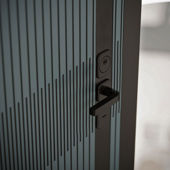 Входная дверь Лабиринт ISSIDA с зеркалом Максимум Сандал белый