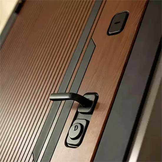 Входная дверь Лабиринт KARMINA Зеркало Максимум Грей софт